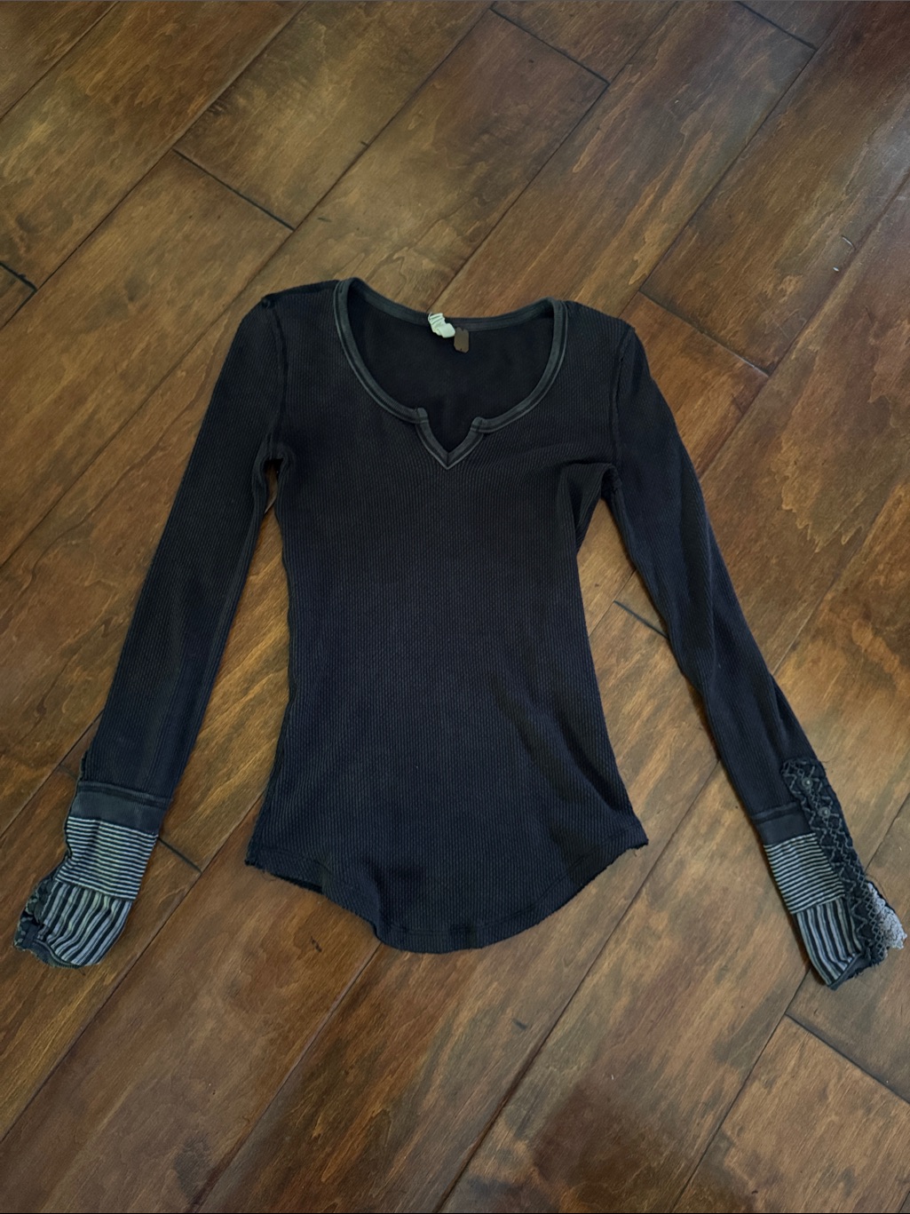 Free People Women’s Xs Black Long-Sleeve Thermal Top With Decorative Cuffs